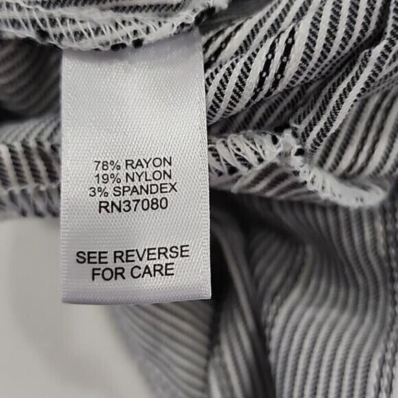 Cato Pants Cropped Est 1946 Contemporary Gray and White Pin Striped Women's 16 - Picture 5 of 7
